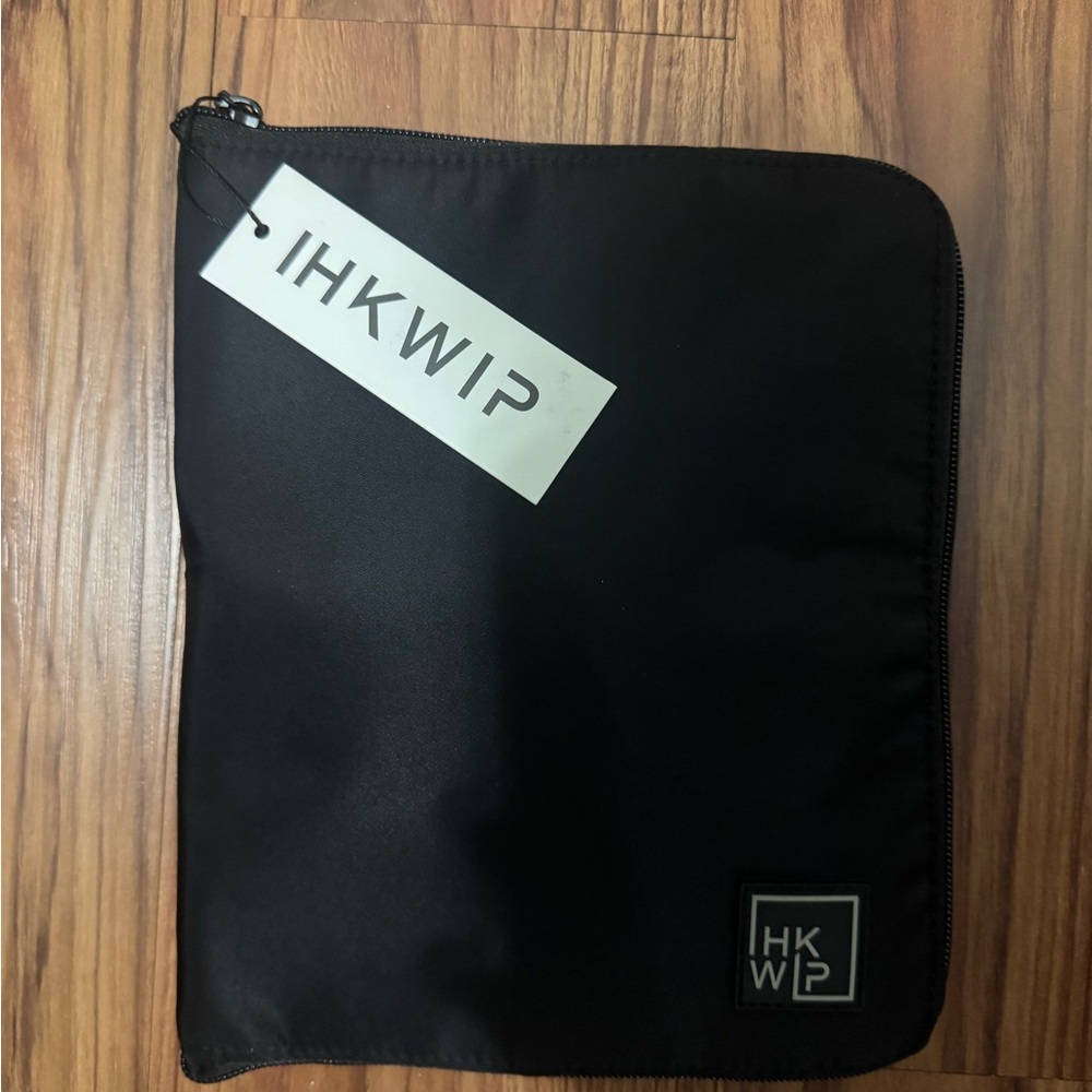 Black Minimalist Toiletry Bag with Matte Finish